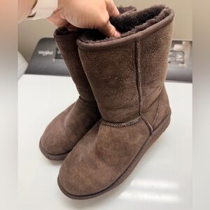 UGG Australia Classic Short sheepskin boots shoes chocolate brown